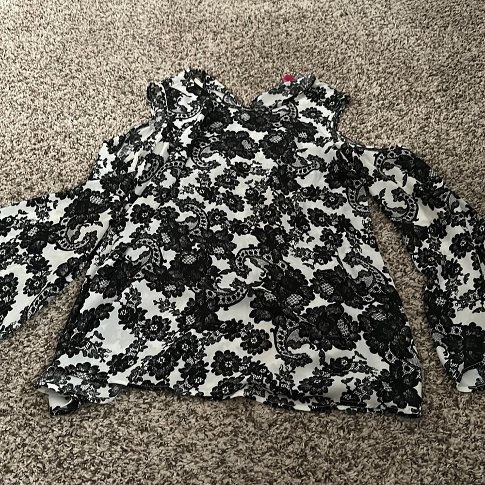 Cold shoulder top